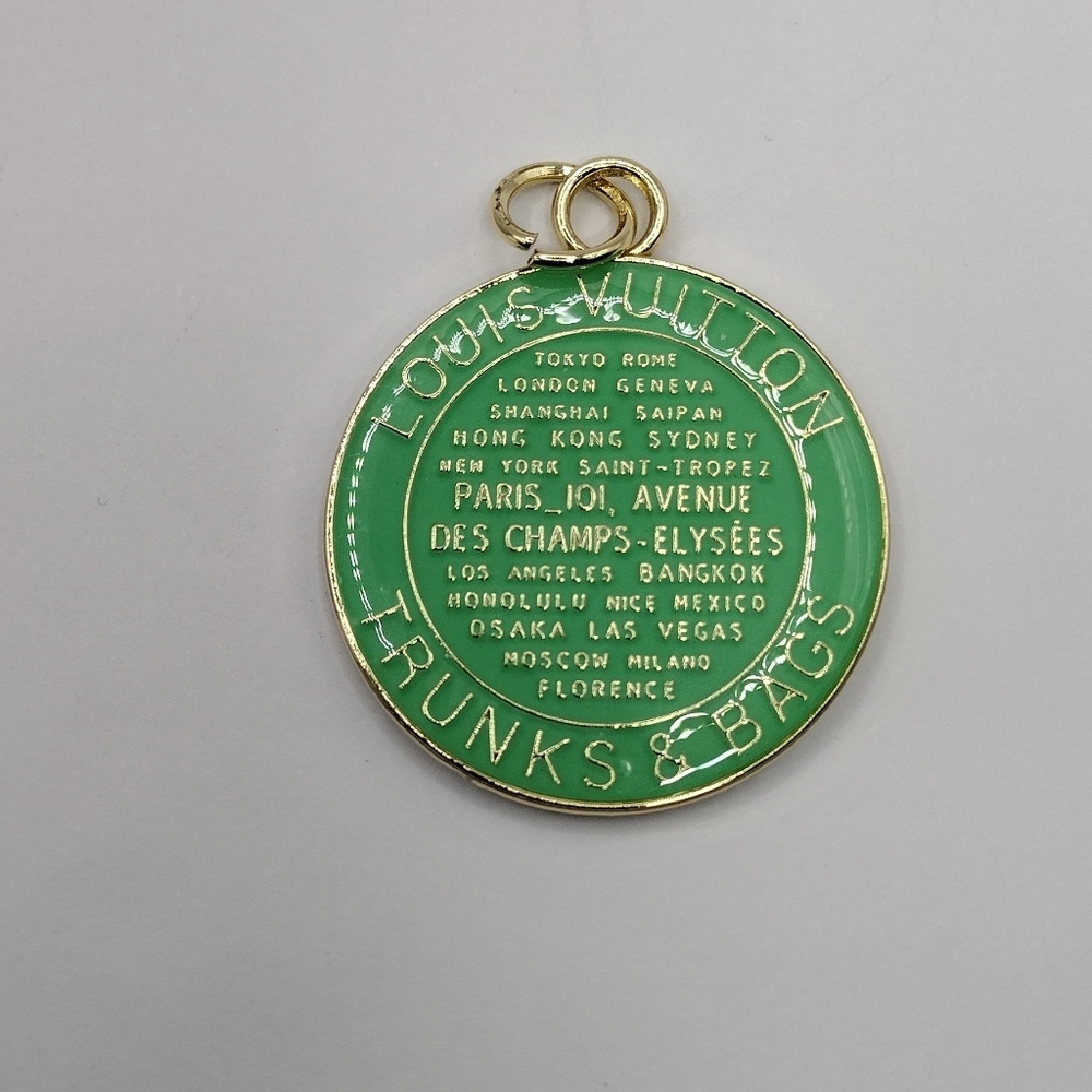 Louis Vuitton Trunks & Bags Charm - Green 35 X 41mm - Picture 4 of 6